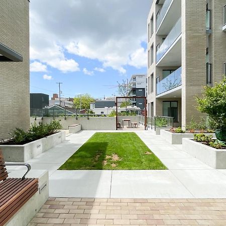Spacious New Apartment With Working Space@Oakridge Vancouver Buitenkant foto